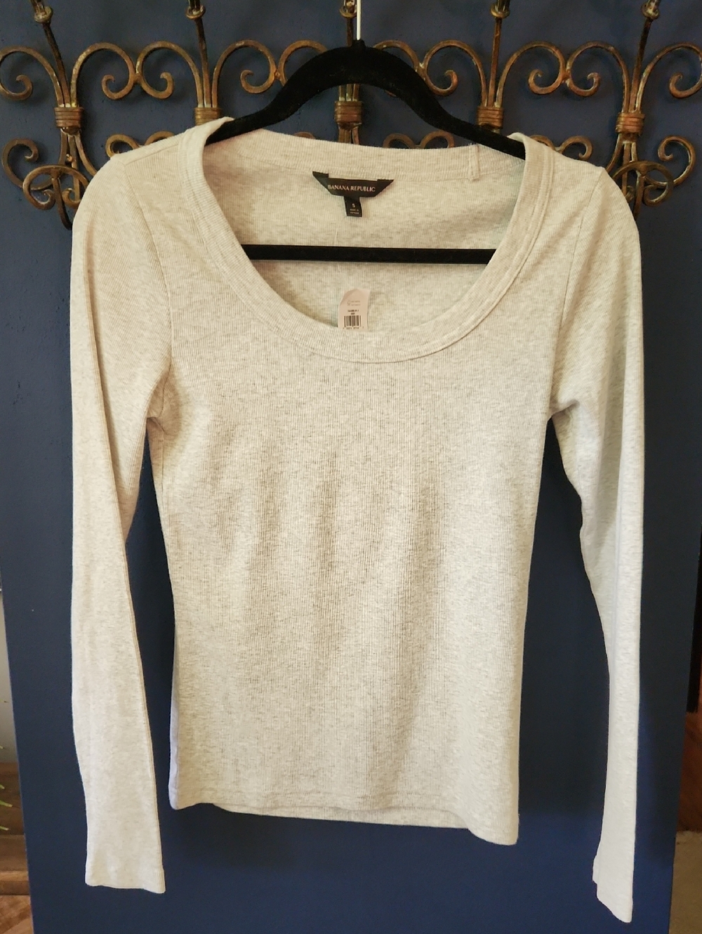 Banana Republic Light Heather Gray Ribbed Scoop Neck Long Sleeve Tee